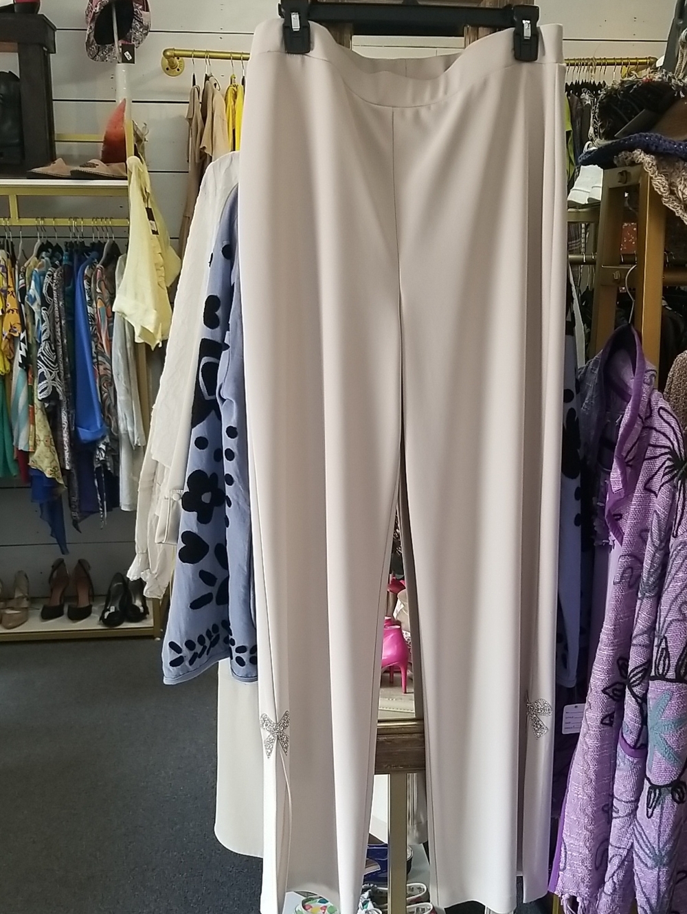 Frank Lyman Design Cream Straight-Leg Pull-On Pants